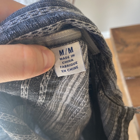 Tommy Bahama Linen Embroidered Palm Trees Button Front Short Sleeve Shirt - Picture 5 of 6